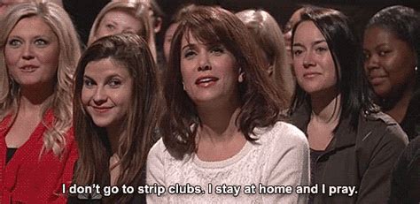 Strip Clubs Are Gross 21 Kristen Wiig Rules For Your Love Life