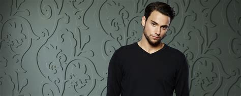 Actor Jack Falahee Is Tired Of Being Asked If He S Gay