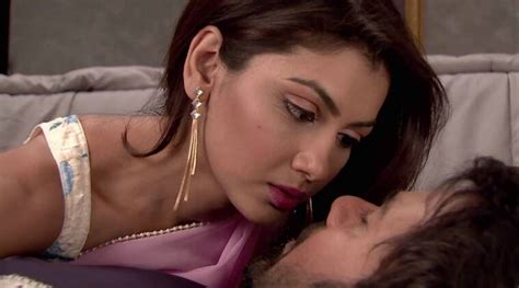 Kumkum Bhagya 31st May 2017 Full Episode Written Update Pragya Meets