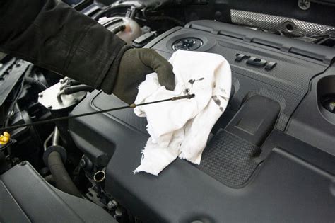 zelf het oliepeil controleren van je auto auto blog