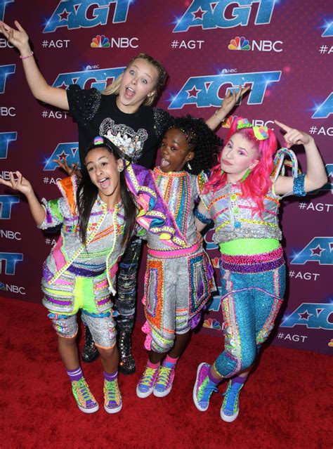 Here S What S Happening With All The Jojo Siwa Pregnancy Speculation On