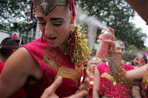 Glitter And Glamour At Sydney S Gay And Lesbian Mardi Gras Bbc News