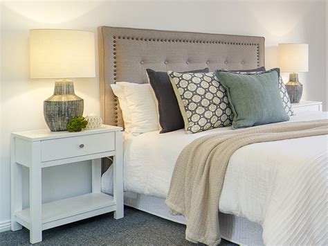 tips  choosing  bedside table lamp lets revamp property styling
