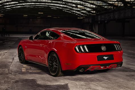 ford mustang   gt review