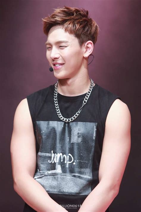 29 Completely Necessary Photos Of Shownu S Arms Koreaboo