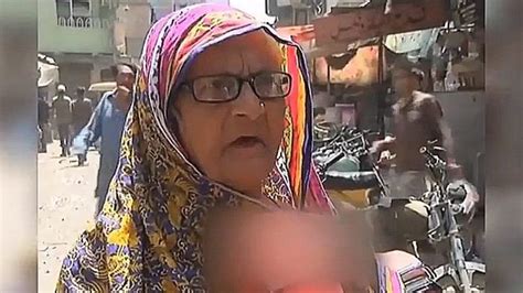 आंटी गोरमिंट से लेकर आंटी हकूमत मर गई है तक मीम्स में पाकिस्तानी