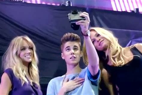 Justin Bieber Flirts With Victoria’s Secret Models In ‘beauty And A