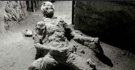 Masturbating Man Died Pompeii Photo Holding Penis