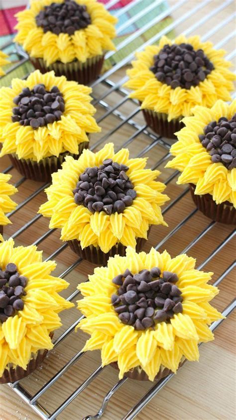 sunflower cupcakes  images sunflower cupcakes cupcake recipes