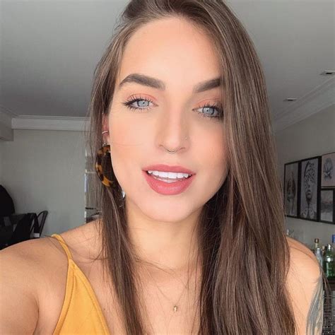 bruna unzueta no instagram “🐆 selfie timeeee” model poses face