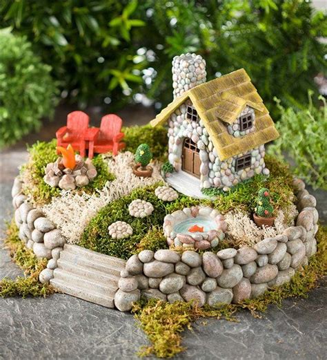 idees maisons miniatures en pierre pour decorer le jardin