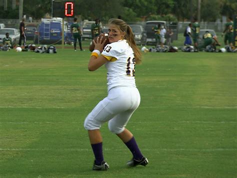 Florida Girl Is State’s First Female Quarterback
