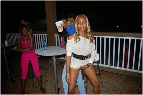 Must Watch Lagos Girl Goes Wild At A Night Party With A