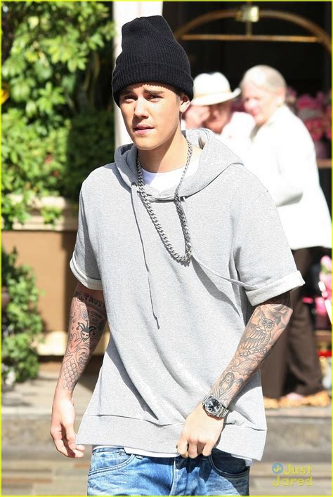 justin bieber was caught lookin fly while shopping photo 674296
