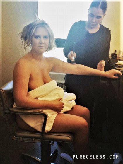 lq caps of amy schumer naked from snatched 2017