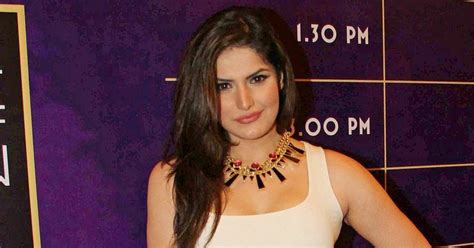 high quality bollywood celebrity pictures zarine khan super sexy boobs show at lakme fashion