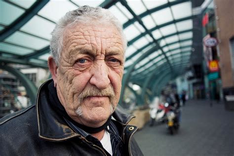 pim verhage  overleden samen met zn broer maakte hij snackbar groot hij wond klanten om de