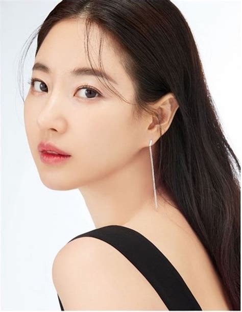 kim sarang shows off her youthful beauty