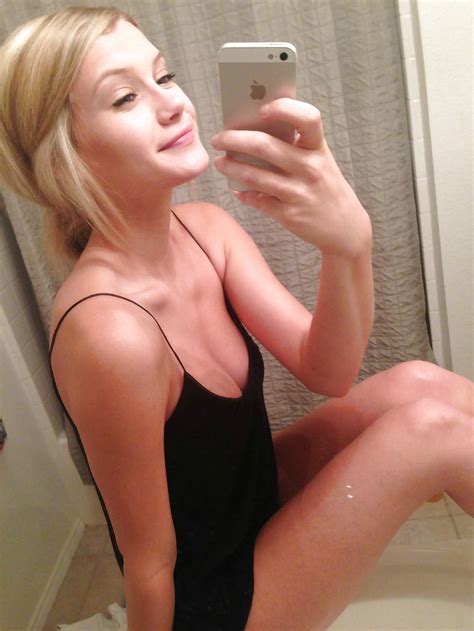 blonde teen nude iphone selfies 22 pics
