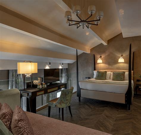 book   palazzo venezianos luxury suite  private spa