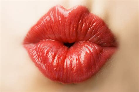 recipe for kiss on the lips 👉👌Скачать обои kiss lips strawberry