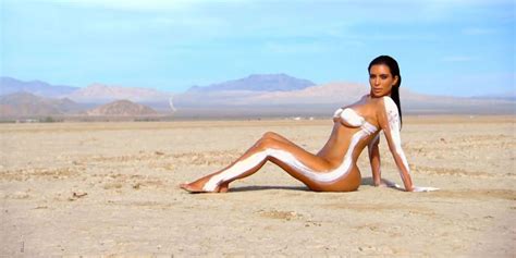 Kuwtk Suggests Kim Kardashians New Desert Shoot Is Photoshopped