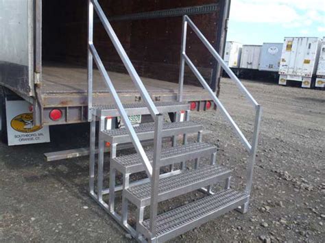 aluminum stairs  trailers  handrails eagle leasing