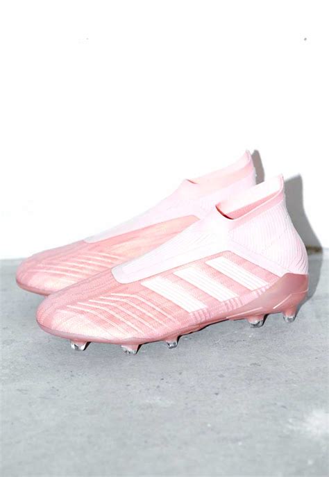 de roze adidas predator voetbalschoenen spectr voetbal schoeneneu