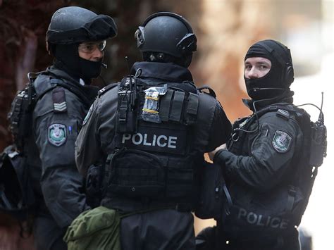 australian police foil potential terror attack   men