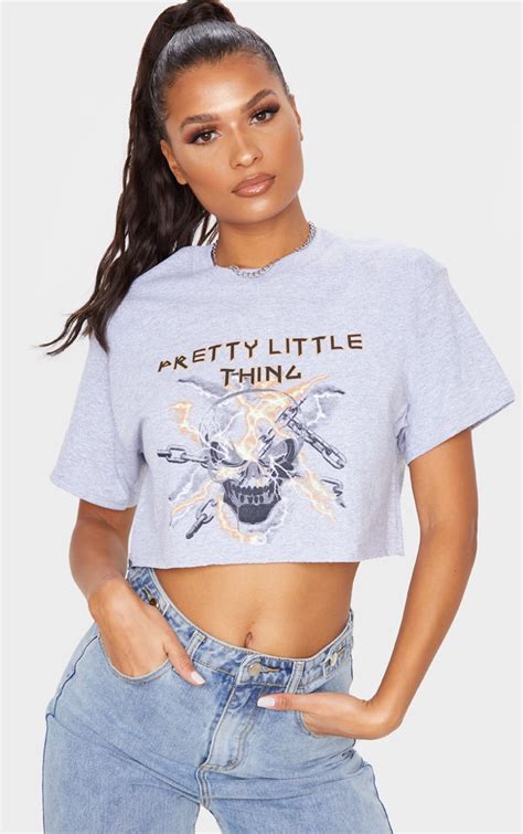 prettylittlething grey skull print cropped t shirt crop tops tops