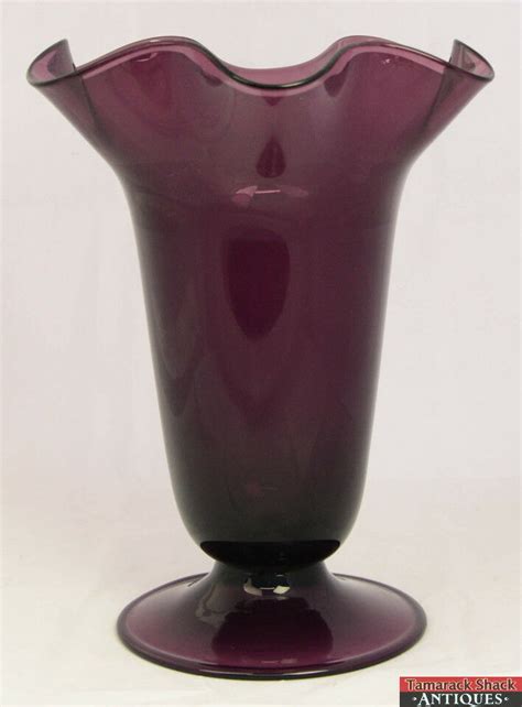 Vtg Broad Footed Plum Purple Outspread Flared Ruffle Hand Blown Glass