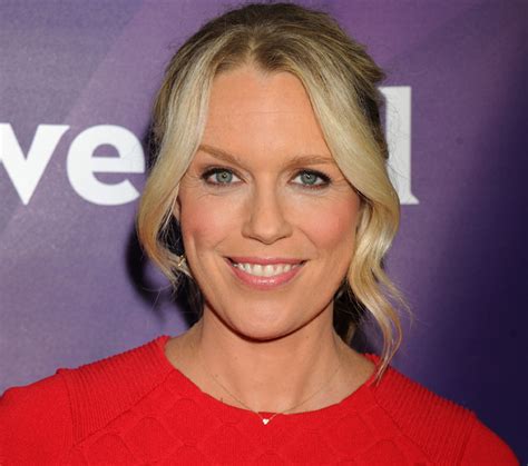 ‘playing House’s Jessica St Clair Reveals Cancer Battle Deadline