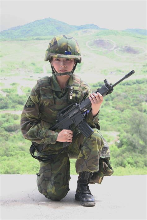 taiwanese female soldier image females in uniform