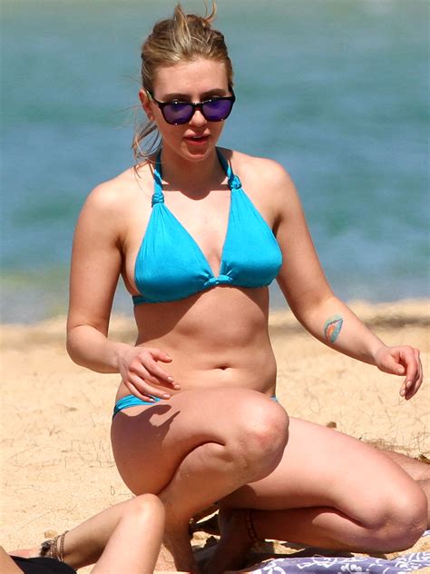 Scarlett Johansson Bikini In Hawaii Bootymotiontv