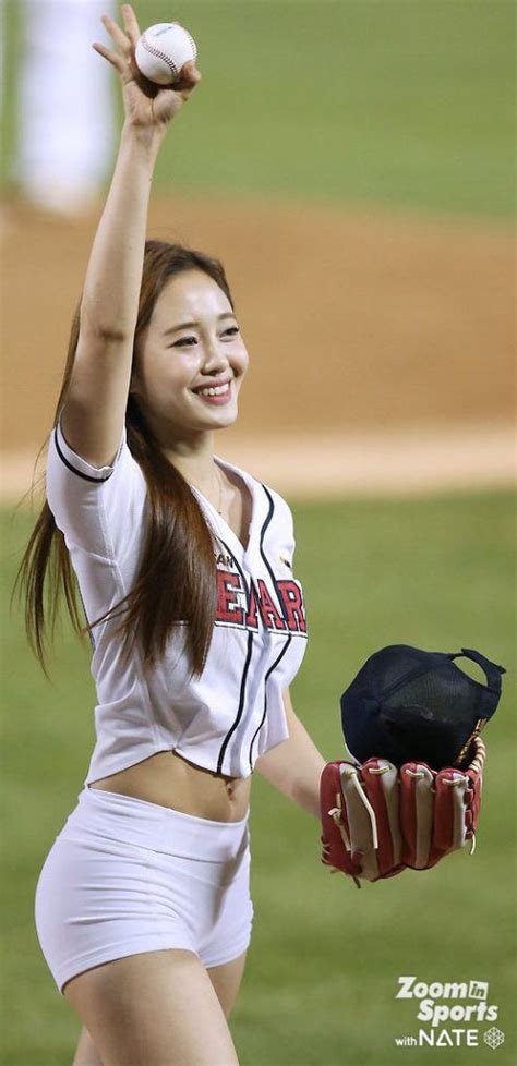 This Beautiful Korean Girl Is Going Viral After Her Sexy