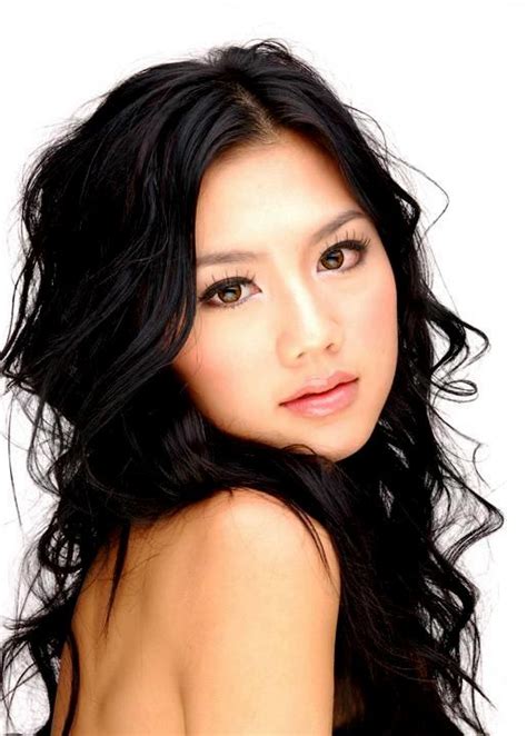 chrissie chau 周秀娜 chinese actress and celebrity model