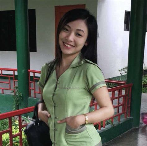 this hot school teacher will make you want to take summer classes asap fhm ph
