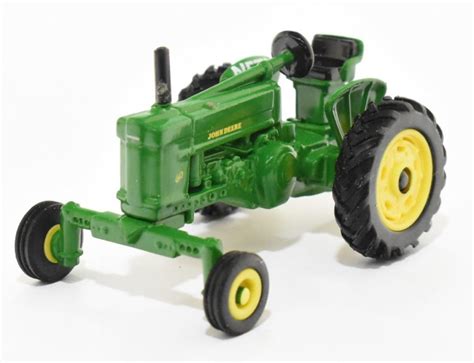 john deere  tractor national farm toy museum daltons farm toys