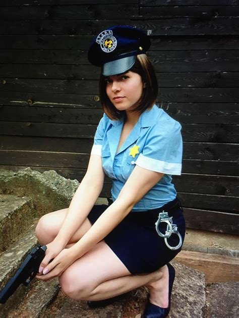 Pin By Policewoman Arresting On Policewomen In Action In
