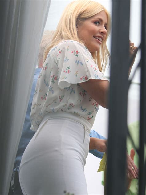 holly willoughby reveals underwear in skintight skirt malfunction