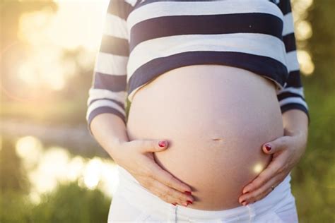 10 things pregnant women want to tell their husbands