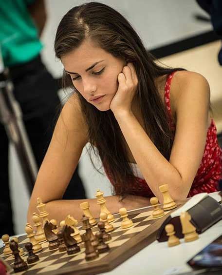 Check Mate Queen S Gambit For World S Prettiest Chess