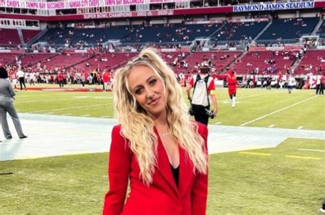 patrick mahomes wife brittany mahomes stuns  outfit  field