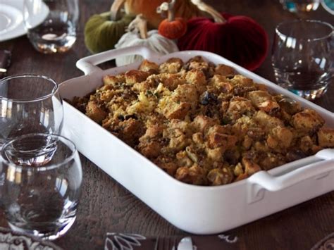the pioneer woman s 20 best thanksgiving recipes the pioneer woman