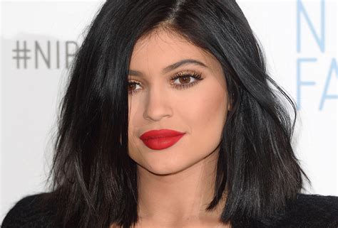 kylie jenner lips 5 beauty tips to make your pout look bigger metro news