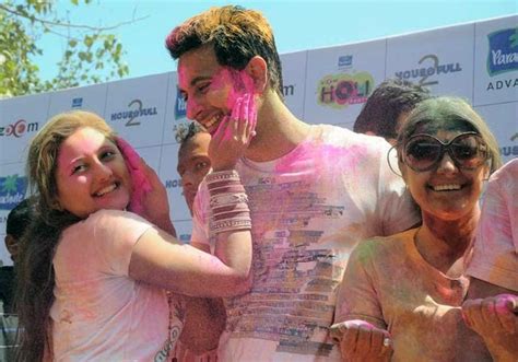 celebrities holi pictures 2016 hot celebrations of tv actors hd happy holi wallpapers 2016