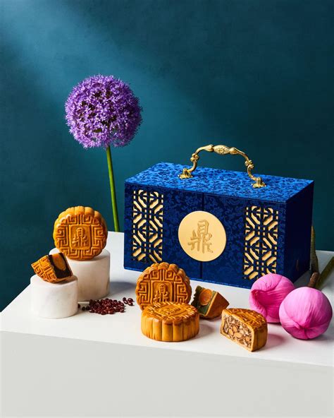 pretty mooncake boxes      repurpose  mid autumn