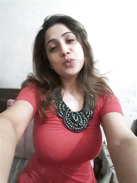 Pin By Rakesh Kumar On Ind Aunt Desi Girl Selfie Pakistani Girl