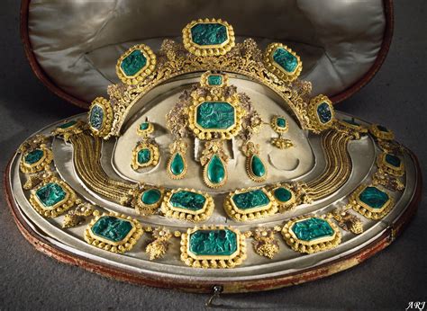 artemisias royal jewels swedish royal jewels queen desiderias malachite parure
