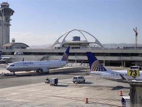 united closes lax  base      longhaul flights hub status   lets fly